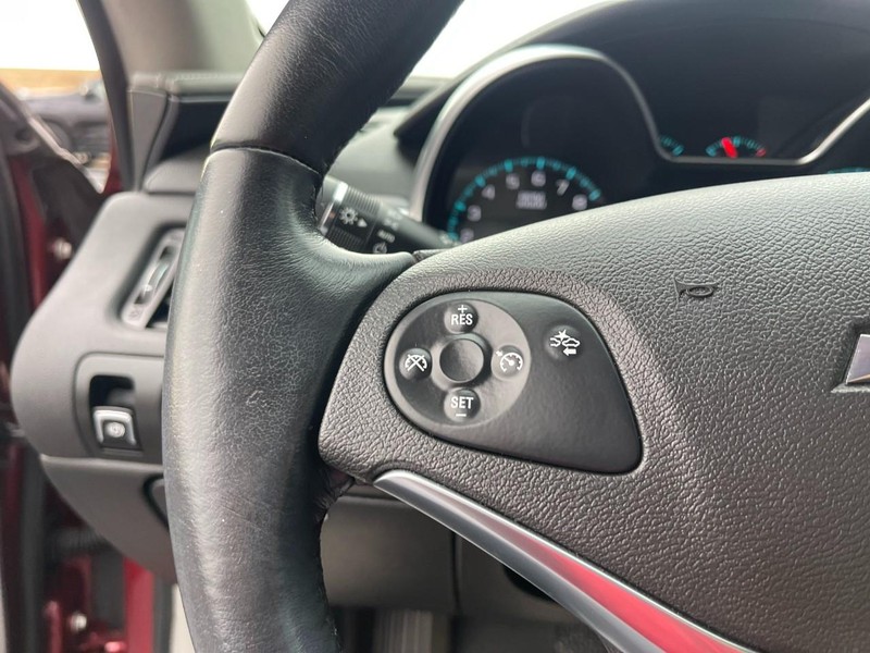 Chevrolet Impala Vehicle Image 23