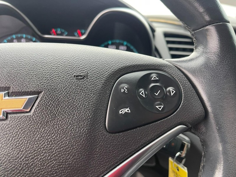 Chevrolet Impala Vehicle Image 24