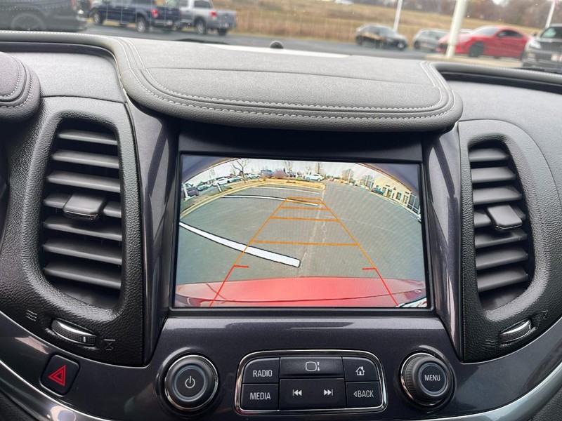 Chevrolet Impala Vehicle Image 29