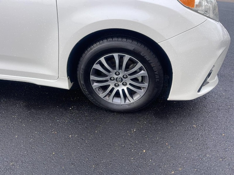 Toyota Sienna Vehicle Image 07