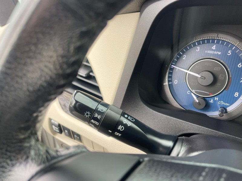 Toyota Sienna Vehicle Image 25