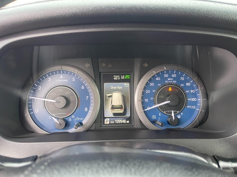 Toyota Sienna Vehicle Image 27