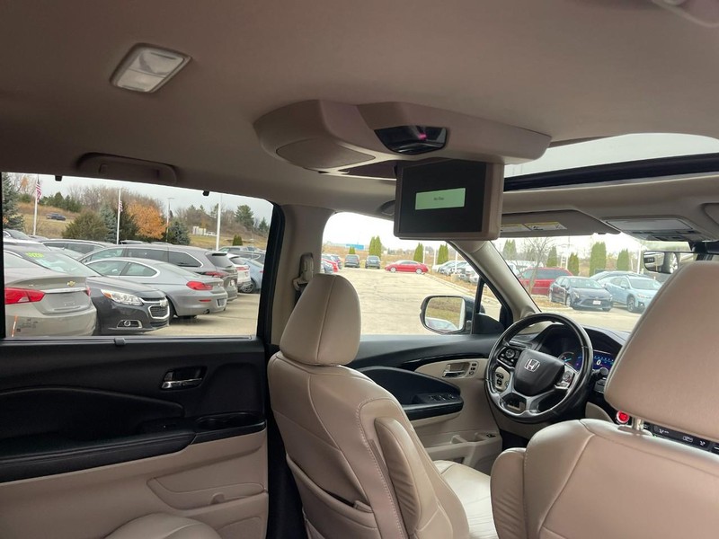 Honda Pilot Vehicle Image 14