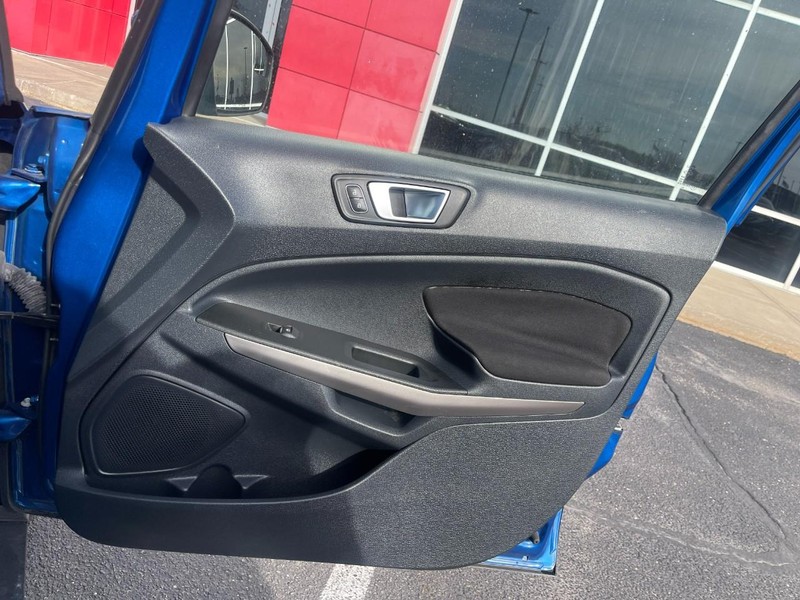 Ford EcoSport Vehicle Image 08