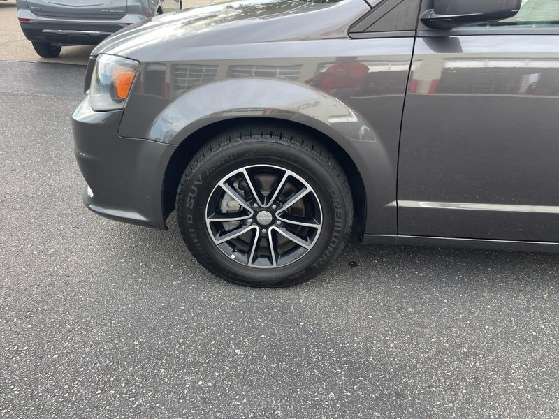 Dodge Grand Caravan Vehicle Image 06