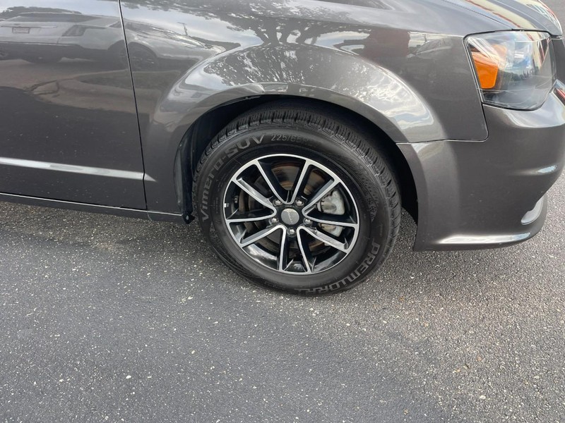 Dodge Grand Caravan Vehicle Image 07