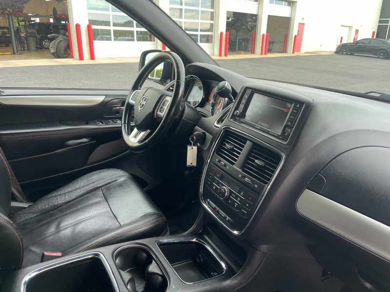Dodge Grand Caravan Vehicle Image 09