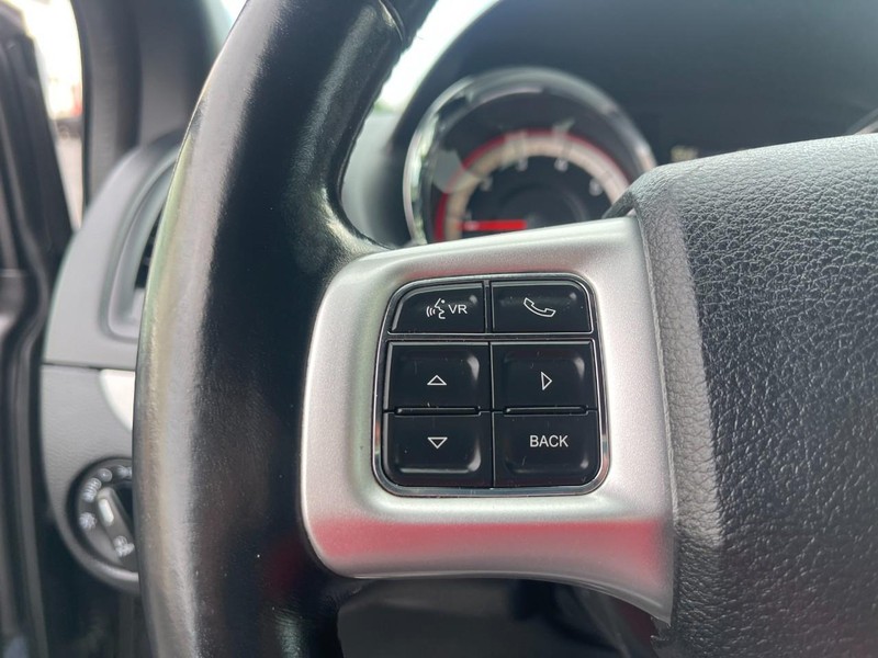 Dodge Grand Caravan Vehicle Image 21