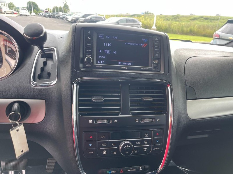 Dodge Grand Caravan Vehicle Image 25