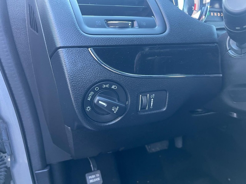 Dodge Grand Caravan Vehicle Image 16