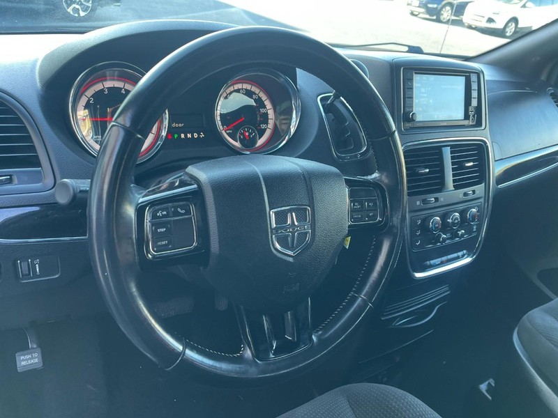Dodge Grand Caravan Vehicle Image 17