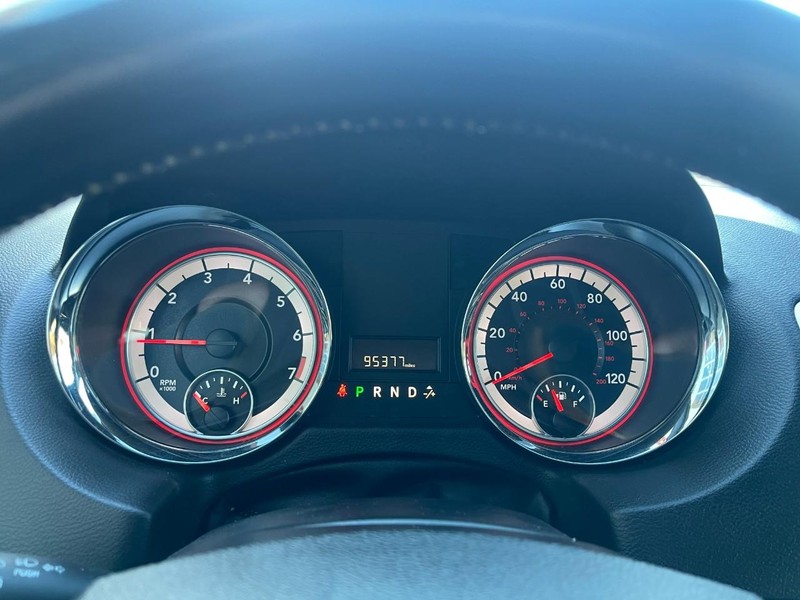 Dodge Grand Caravan Vehicle Image 21