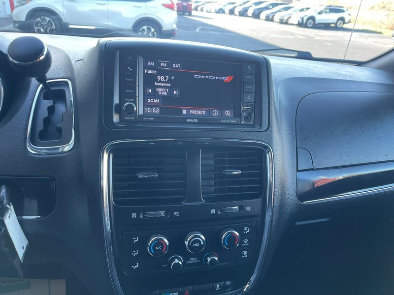 Dodge Grand Caravan Vehicle Image 22