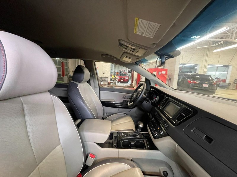 Kia Sedona Vehicle Image 03