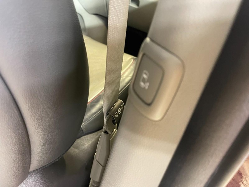 Kia Sedona Vehicle Image 14