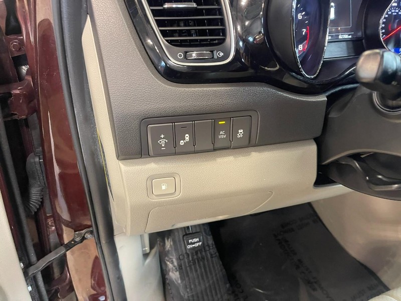 Kia Sedona Vehicle Image 21