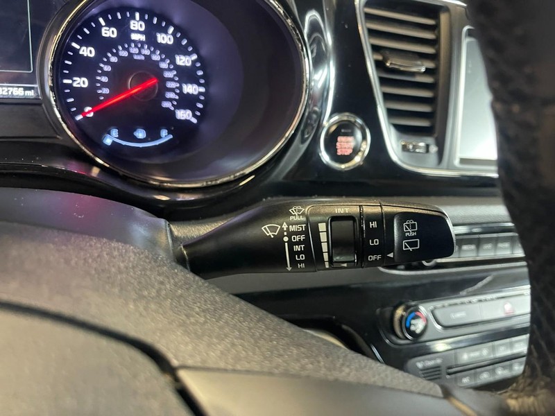 Kia Sedona Vehicle Image 28