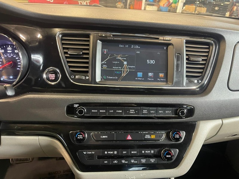 Kia Sedona Vehicle Image 30
