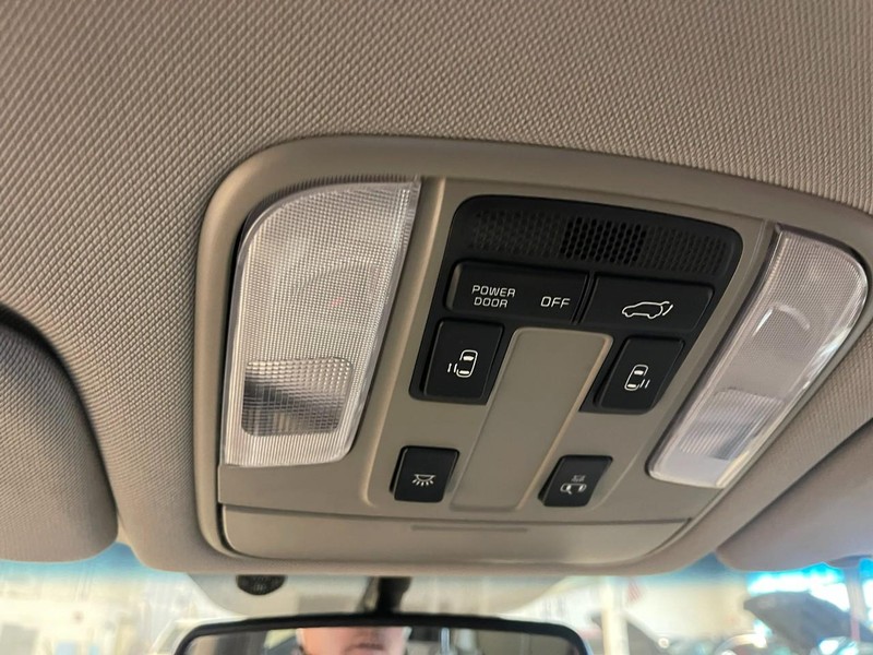 Kia Sedona Vehicle Image 34