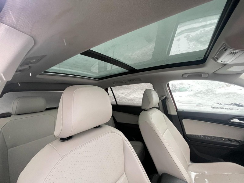 Volkswagen Tiguan Vehicle Image 03