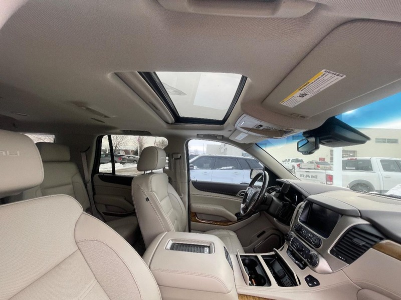 GMC Yukon Vehicle Image 03