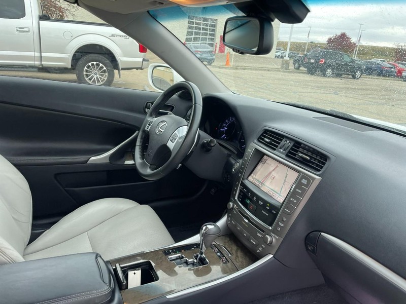 Lexus IS 250C Vehicle Image 02