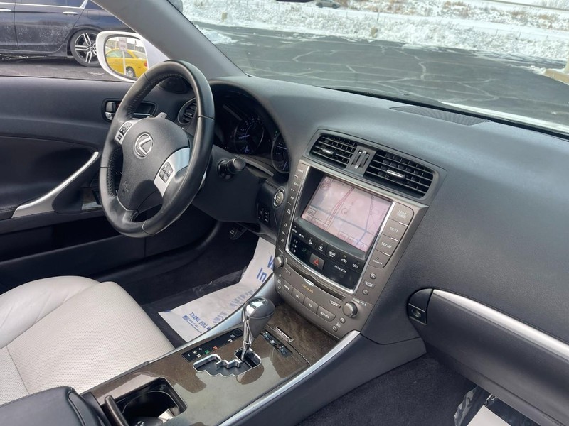 Lexus IS 250C Vehicle Image 08