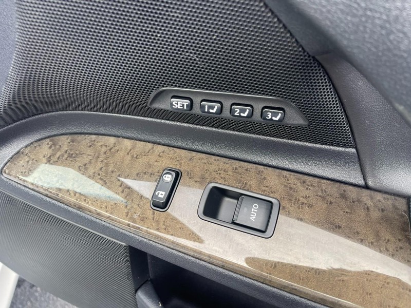 Lexus IS 250C Vehicle Image 13