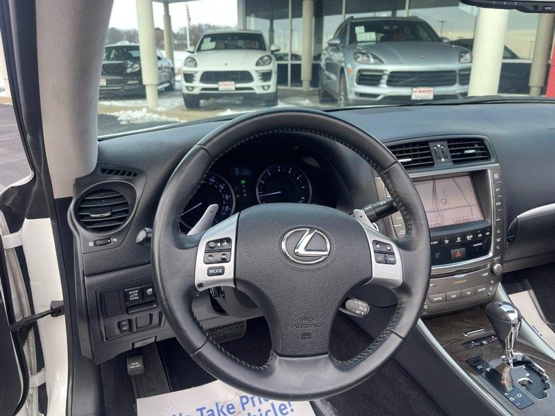 Lexus IS 250C Vehicle Image 19