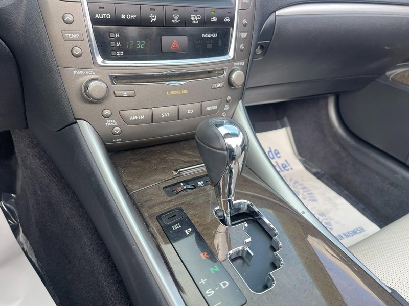 Lexus IS 250C Vehicle Image 25