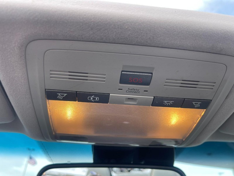 Lexus IS 250C Vehicle Image 30