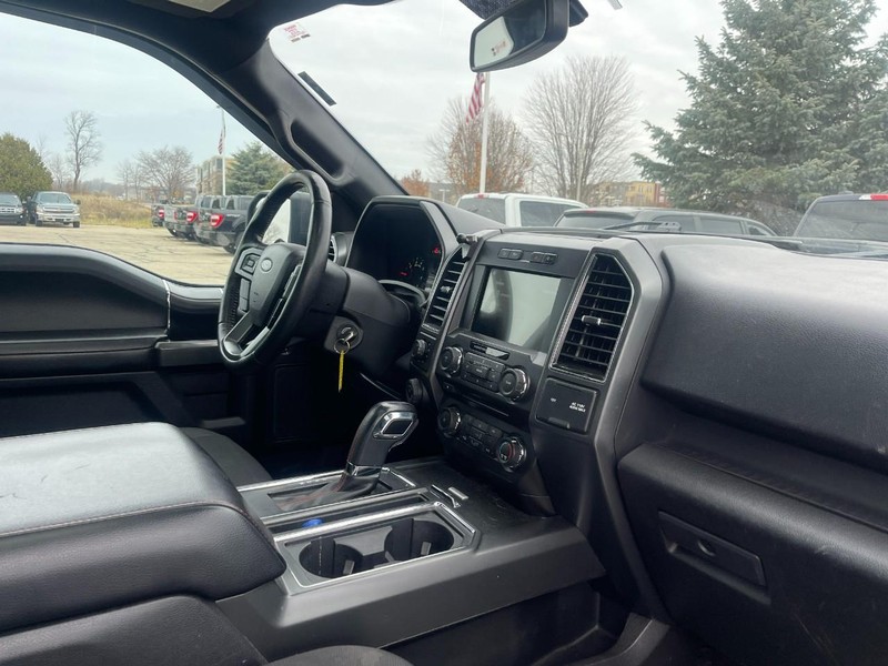 Ford F-150 Vehicle Image 02