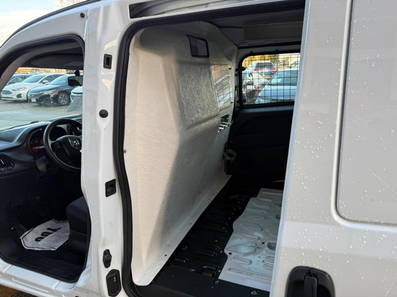 Ram ProMaster City Cargo Van Vehicle Image 12