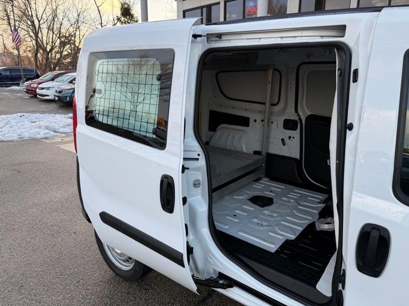 Ram ProMaster City Cargo Van Vehicle Image 15