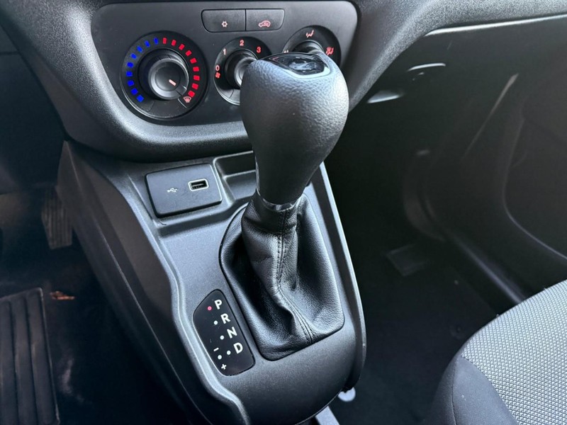 Ram ProMaster City Cargo Van Vehicle Image 28