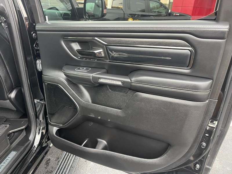 Ram 1500 Vehicle Image 17