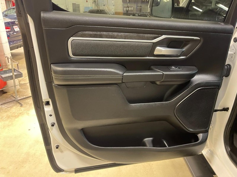 Ram 1500 Vehicle Image 16