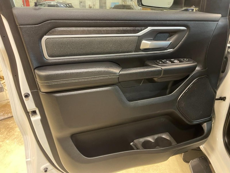 Ram 1500 Vehicle Image 18