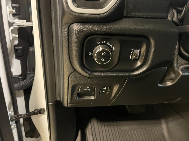 Ram 1500 Vehicle Image 20