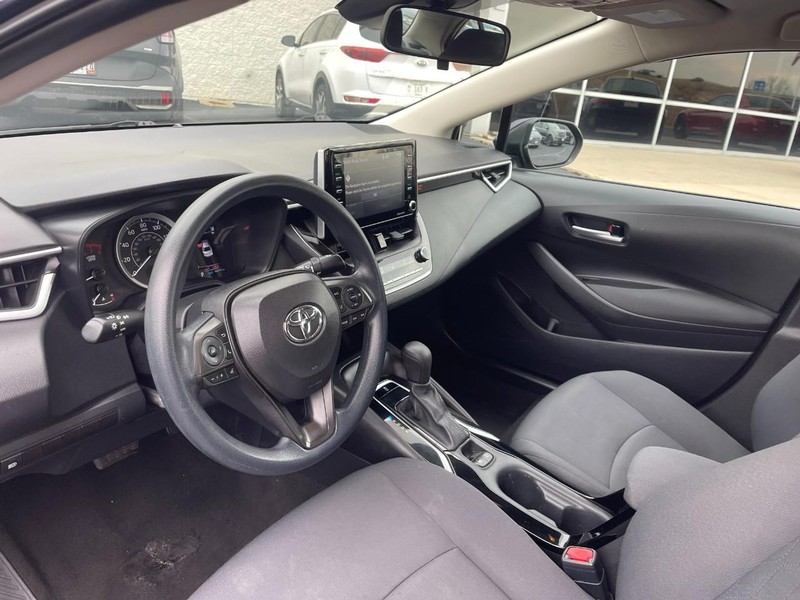 Toyota Corolla Vehicle Image 12