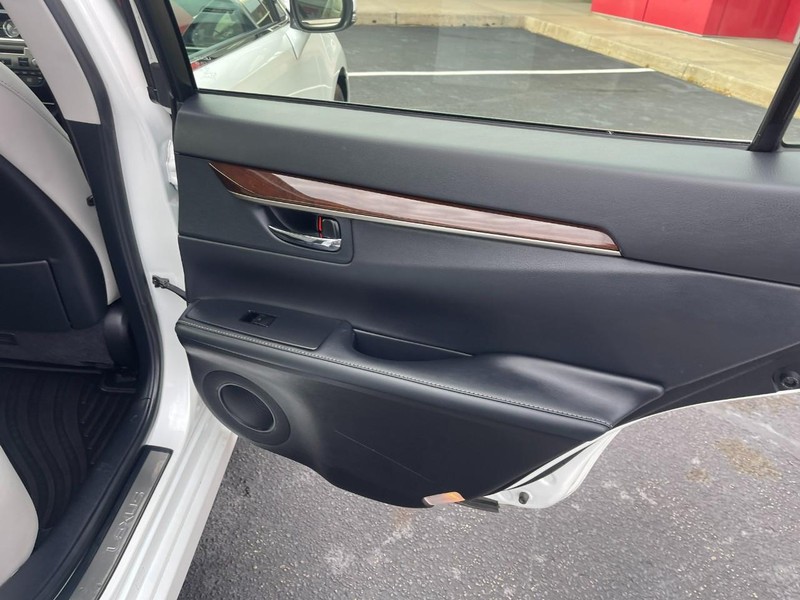 Lexus ES 350 Vehicle Image 15