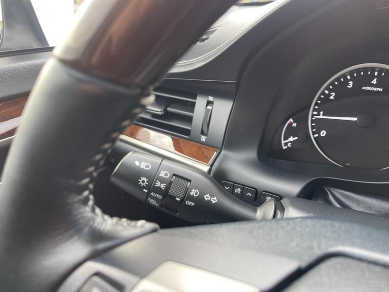 Lexus ES 350 Vehicle Image 27