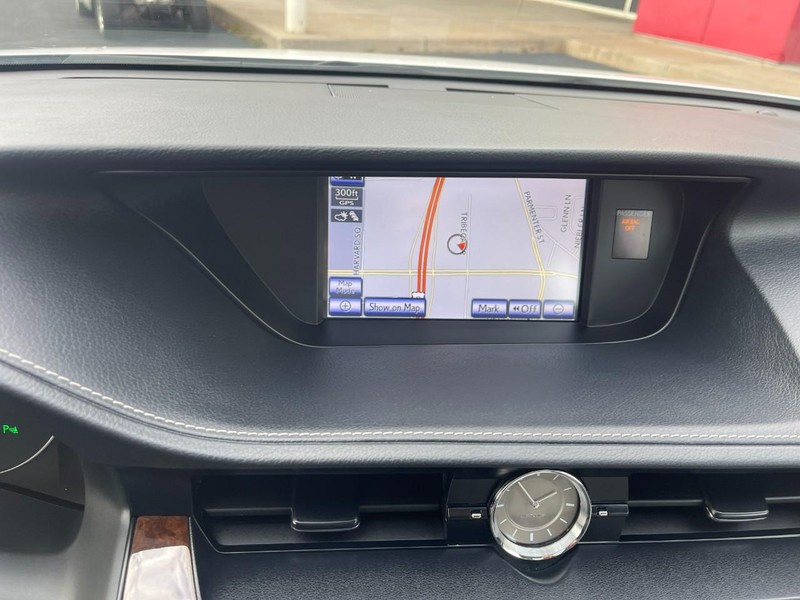 Lexus ES 350 Vehicle Image 34