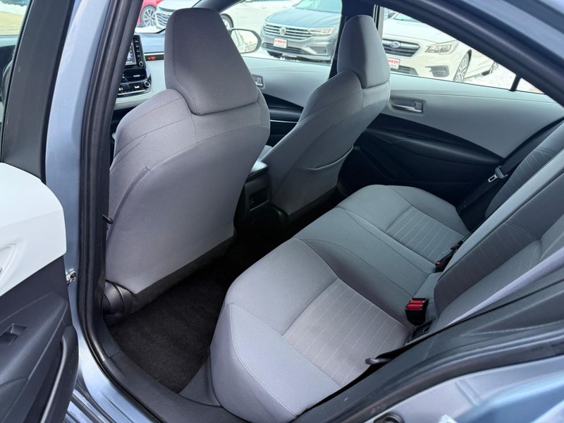 Toyota Corolla Vehicle Image 12