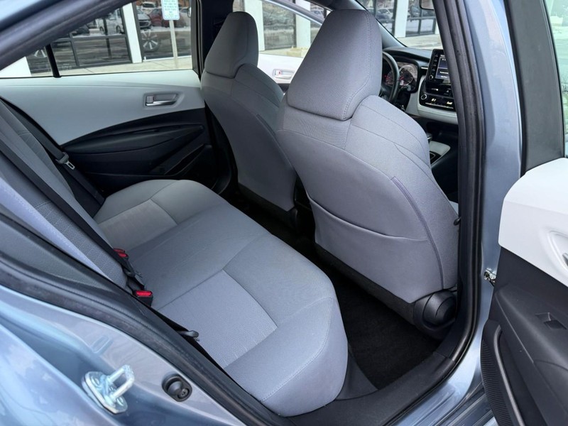 Toyota Corolla Vehicle Image 14