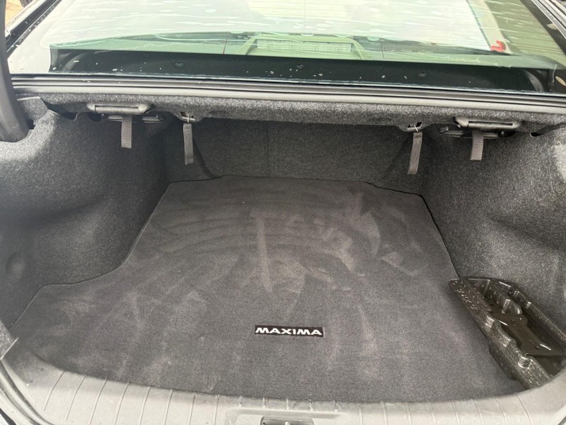 Nissan Maxima Vehicle Image 13