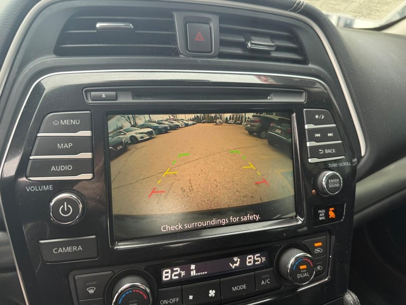 Nissan Maxima Vehicle Image 25