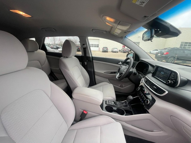 Hyundai Tucson Vehicle Image 03