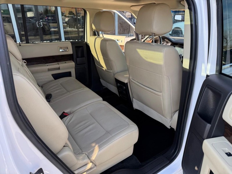 Ford Flex Vehicle Image 22