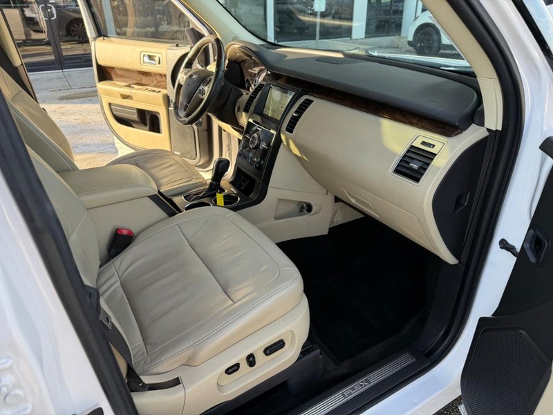Ford Flex Vehicle Image 24